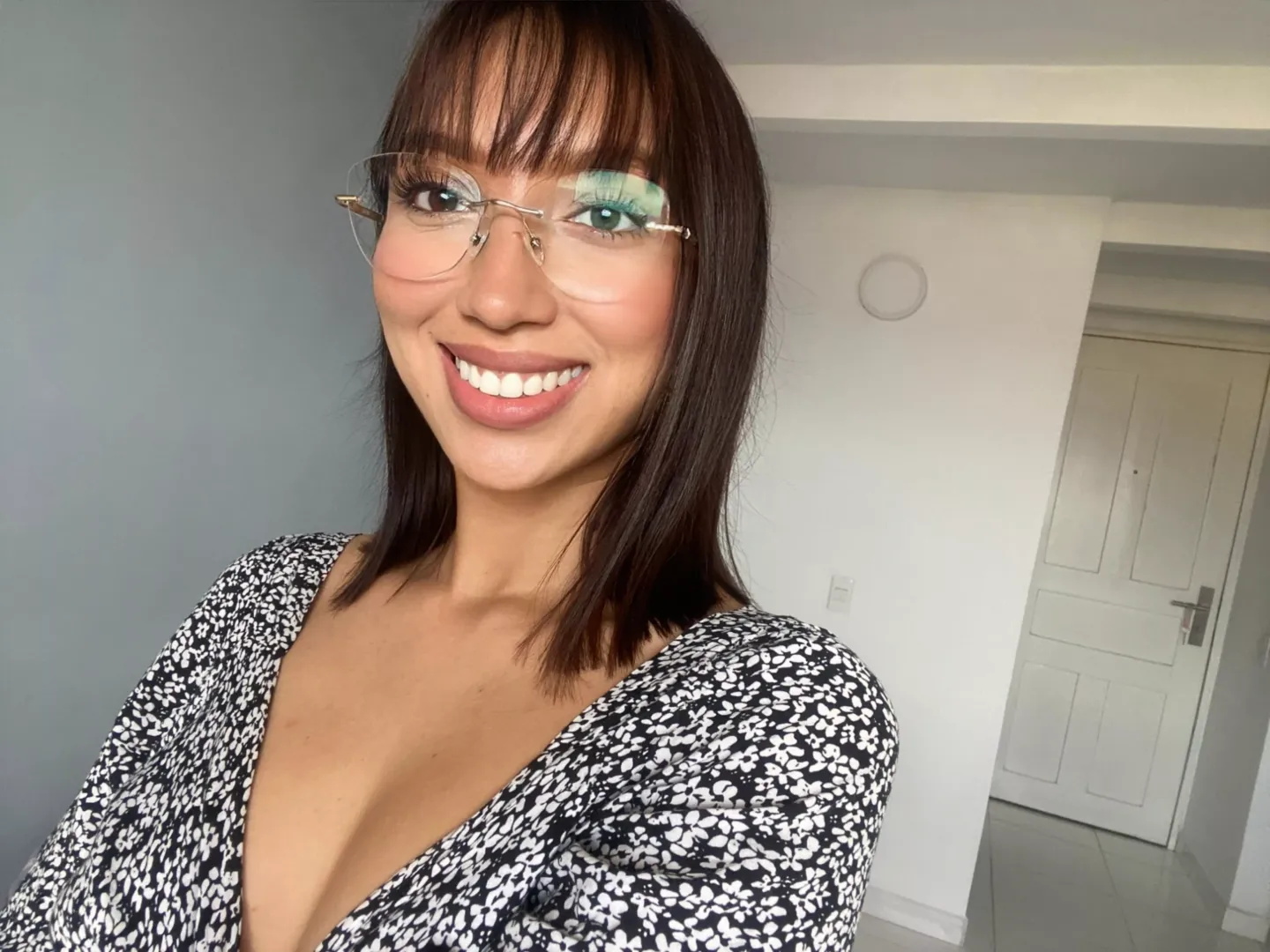 So pretty in glasses 