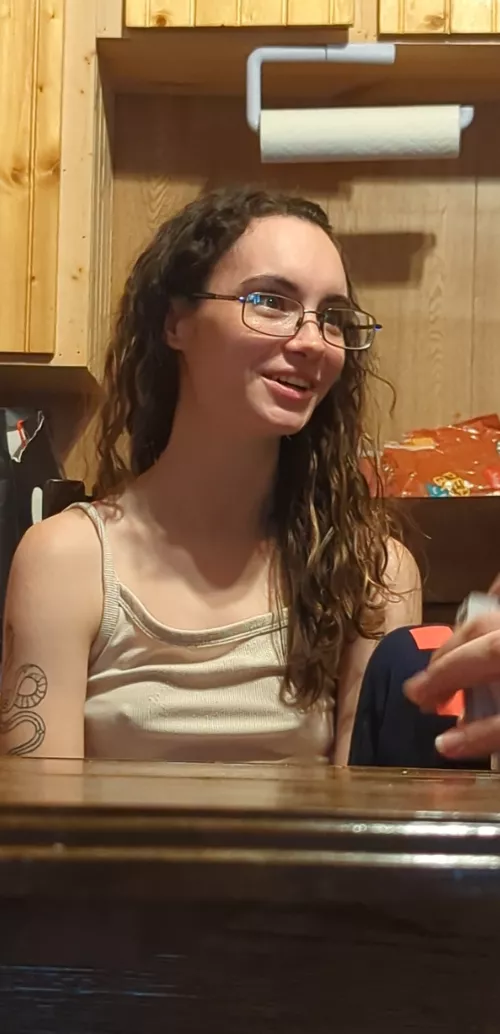 So y'all think people notice when I'm braless?