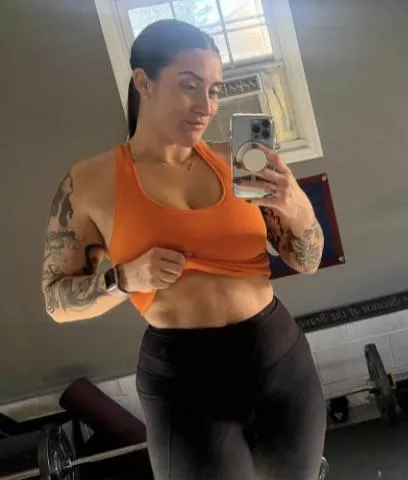 Soccer mom, home gym