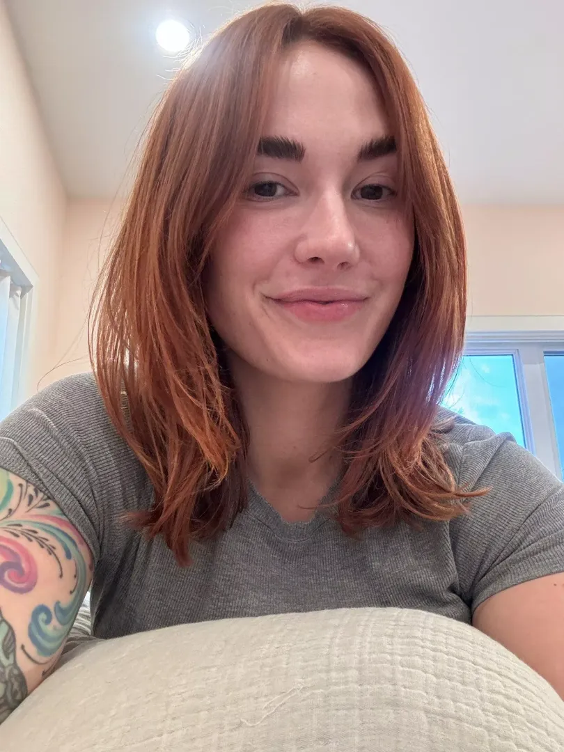Some of you like my natural face, a little no make-up Siri to end your week ❤️