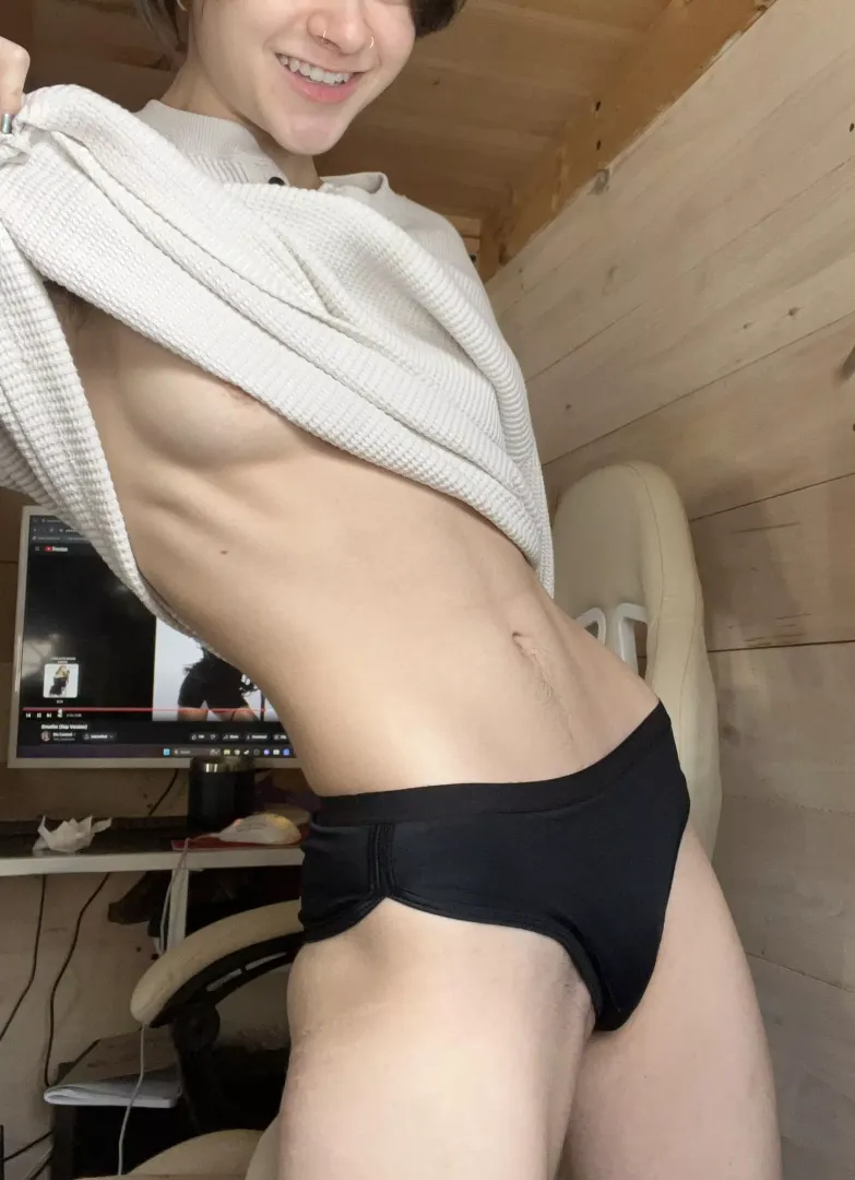 Some stomach 👀🖤