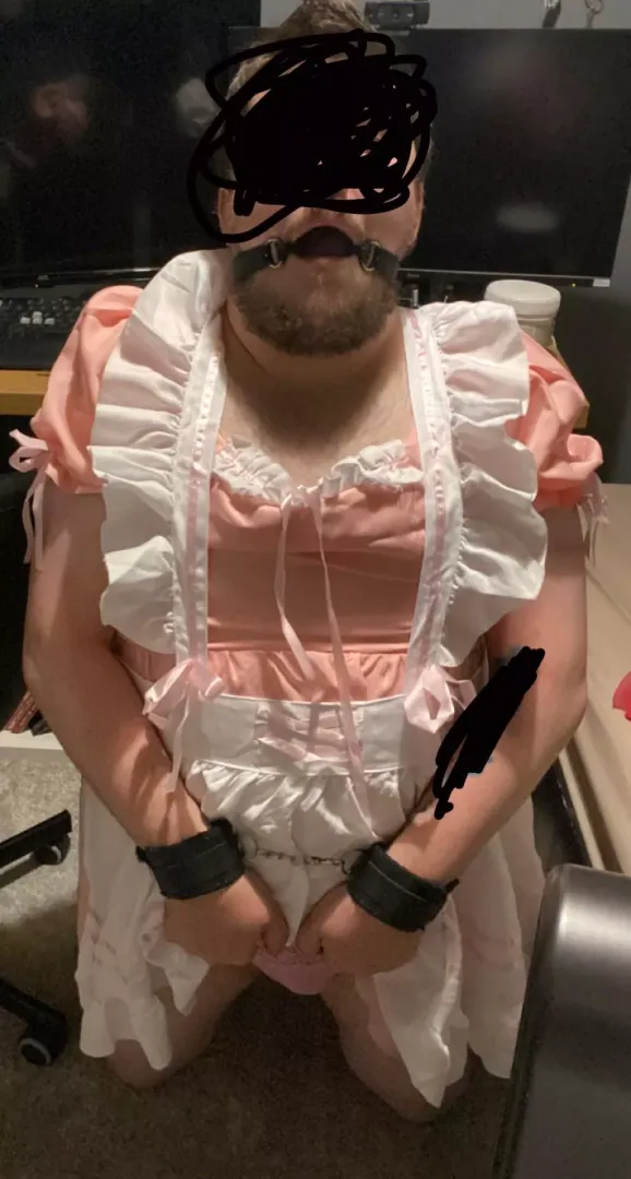 Somehow this uncaged sissy think it can still say it’s a man. Let put it in its place