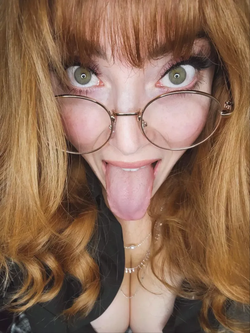 Someone asked to see my tongue so Merry Christmas.
