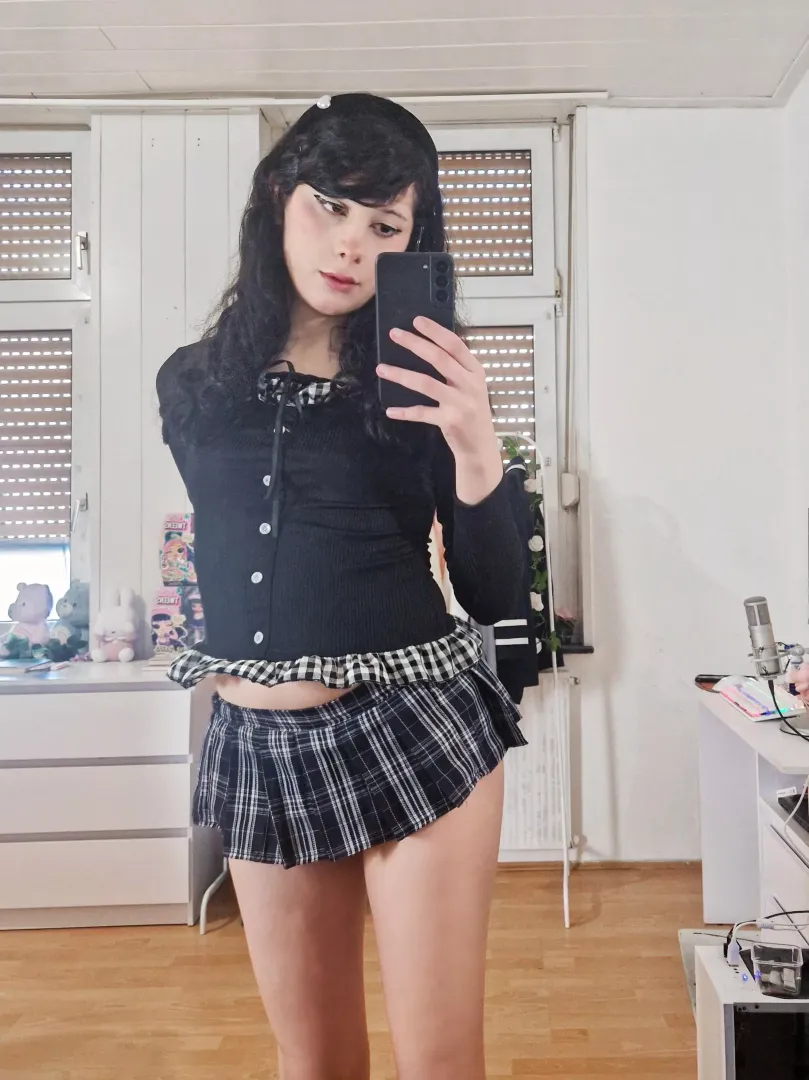 someone called me emo today in this outfit :/