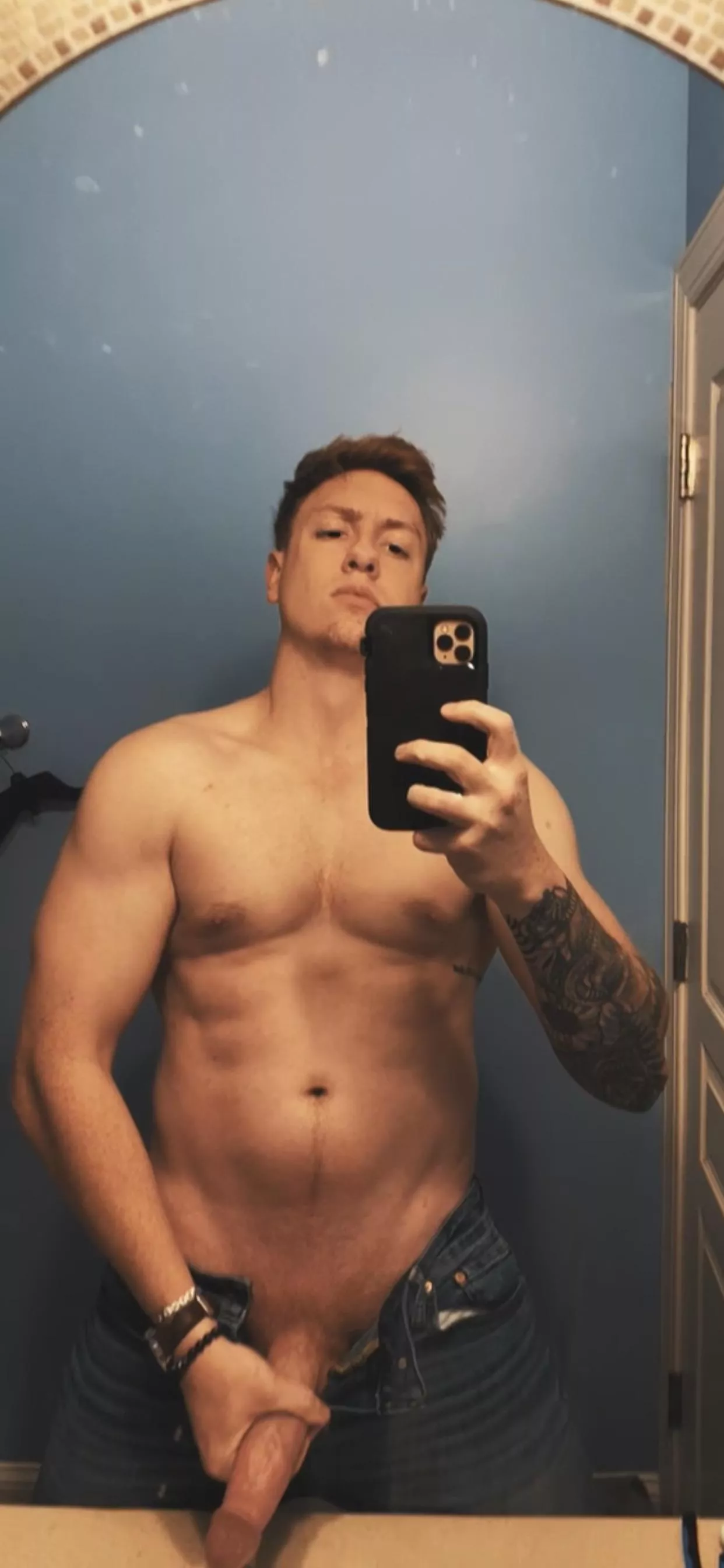 Someone rly needs to come take this dick