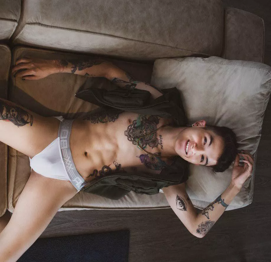 someone wants to sleep with me? 💕