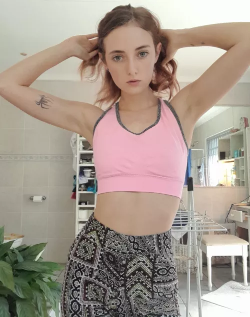 Something sexy under red clothes F18