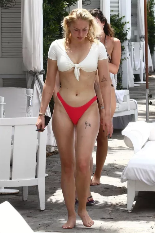 Sophie turner
