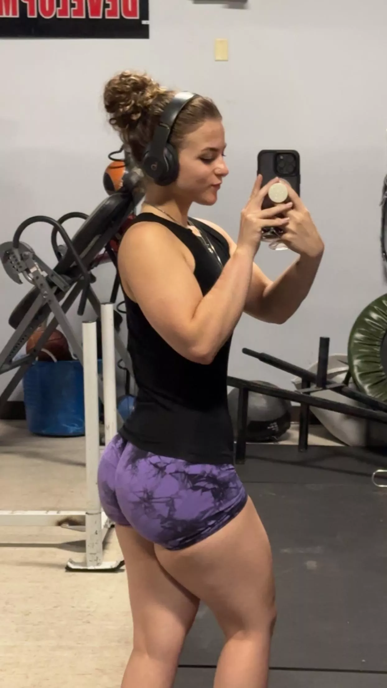 sorry for the disappearance! ive been pretty busy and mentally maxed out, but i’m back <3 btw, my dms aren’t working at the moment, but we can talk through the comments :)