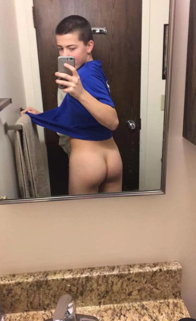 Spank me 😩