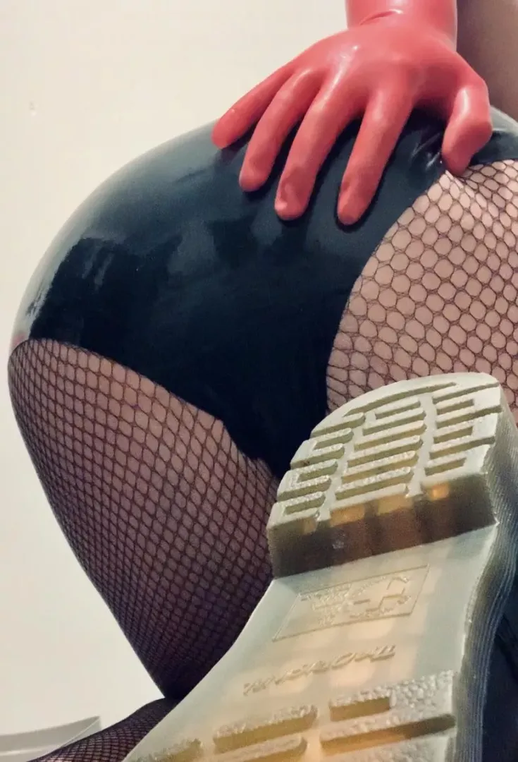 Spank me please