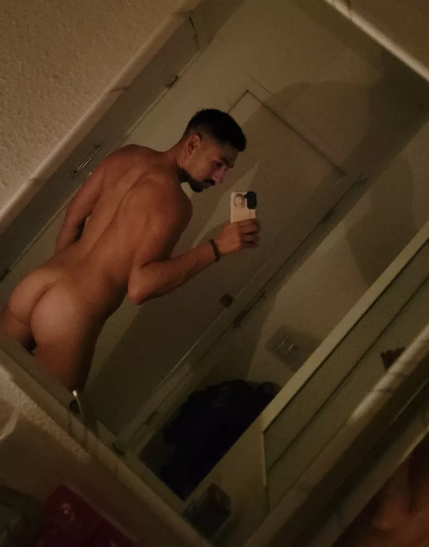 spank me plz