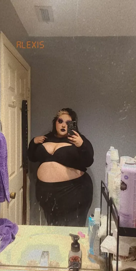 spoil me 🥵