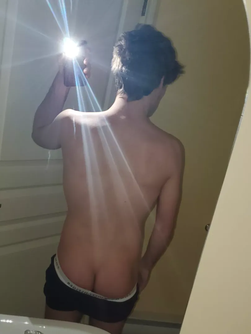 Spread my cheeks