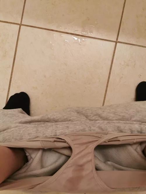 squirted on my floor after wetting my panties