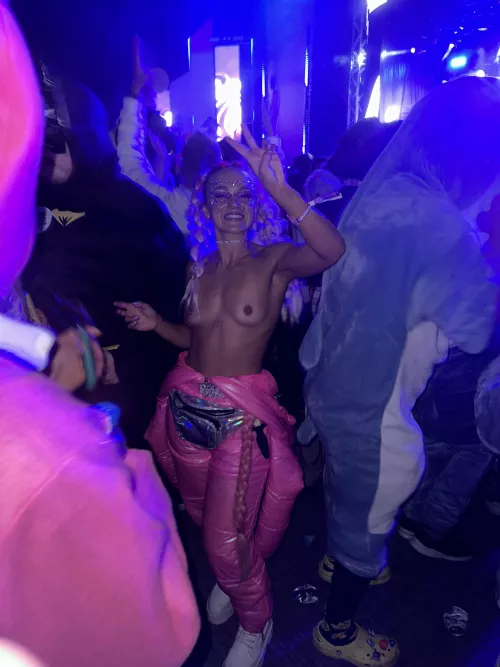 standard from ur fave festival slut