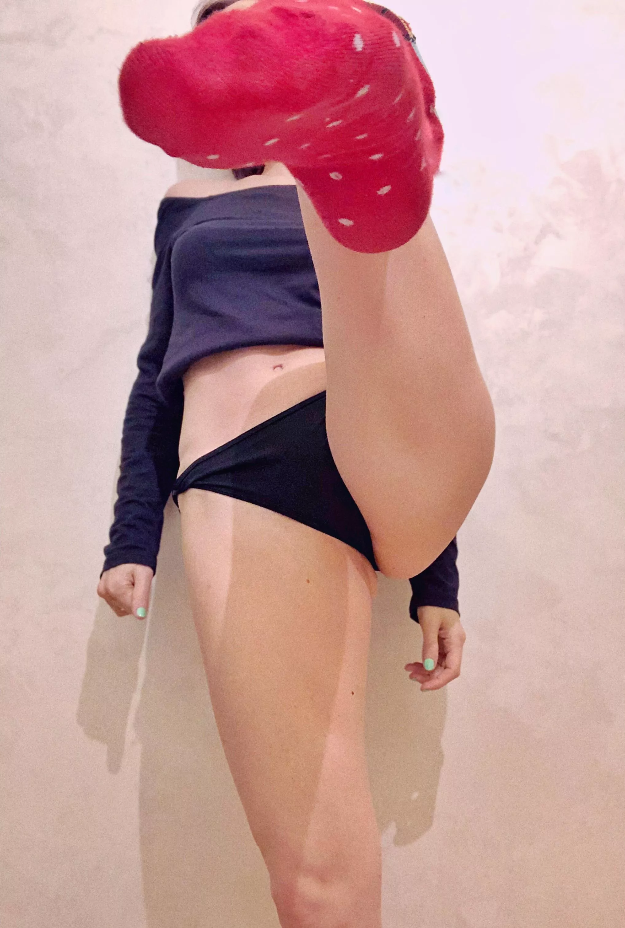 Standing leg raise