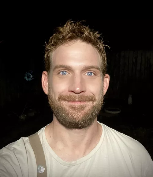 👹*stare intensifies*👹