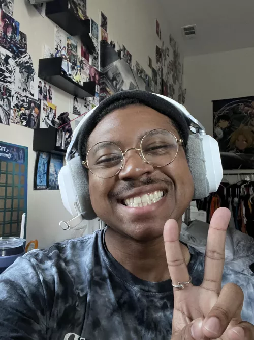 starting to day right with a stream🥰 , tell me what game yall play below ?? 