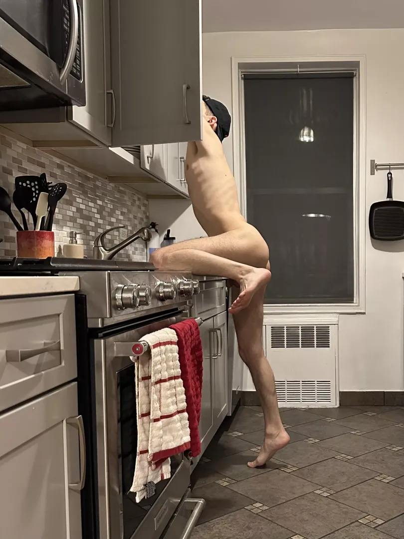 stepbro, help me, i can’t reach 🥺