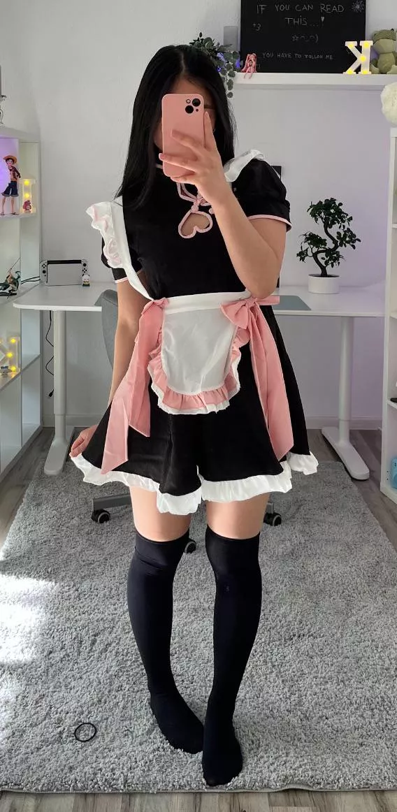 Stop searching me~ I’m here 👉🏻👈🏻