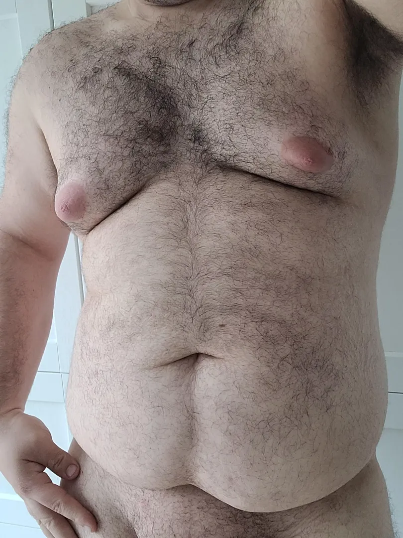 str8 bear bored looking to compare