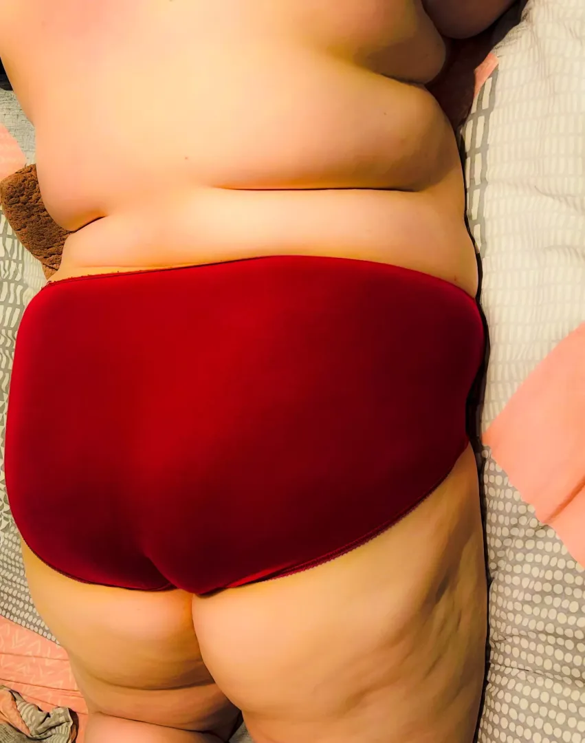 Straddle me and massage my back, make me moan as your cock presses against my pussy with only the fabric of my knickers separating you being inside me, feel the wetness start to soak through…..