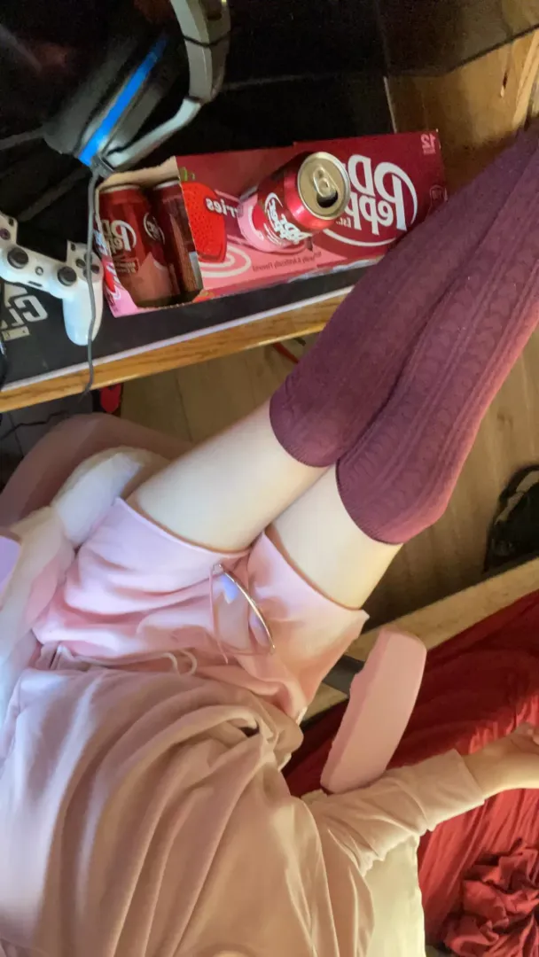 strawberry femboy or strawberry soda…?