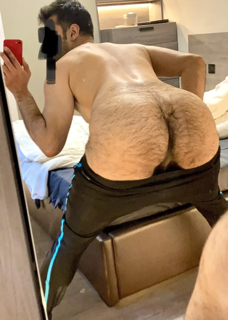 Stretching out 😈
