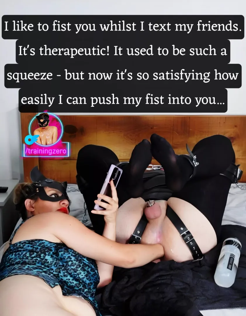Stretching your ass is so relaxing, what a well trained boy 