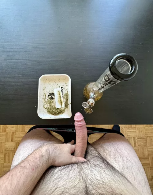 Stroking and toking to get over the hu(m)p 😈