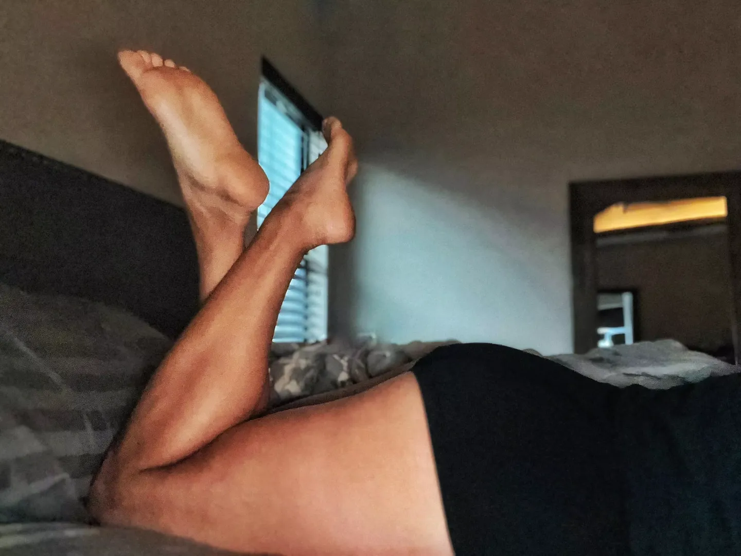 Strong thighs 🖤