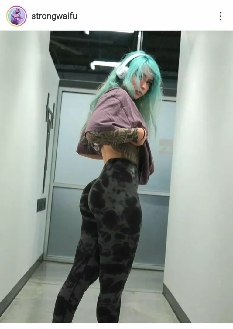 Strong Waifu