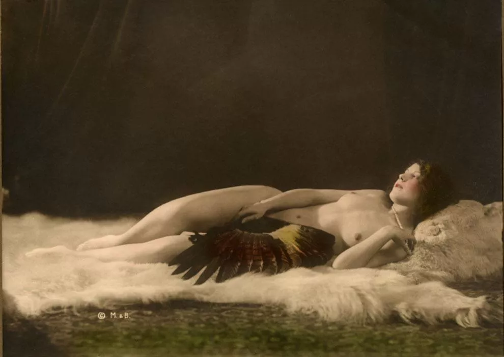 Studio nude 1910