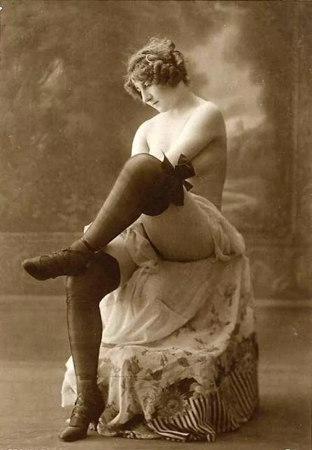 Studio nude