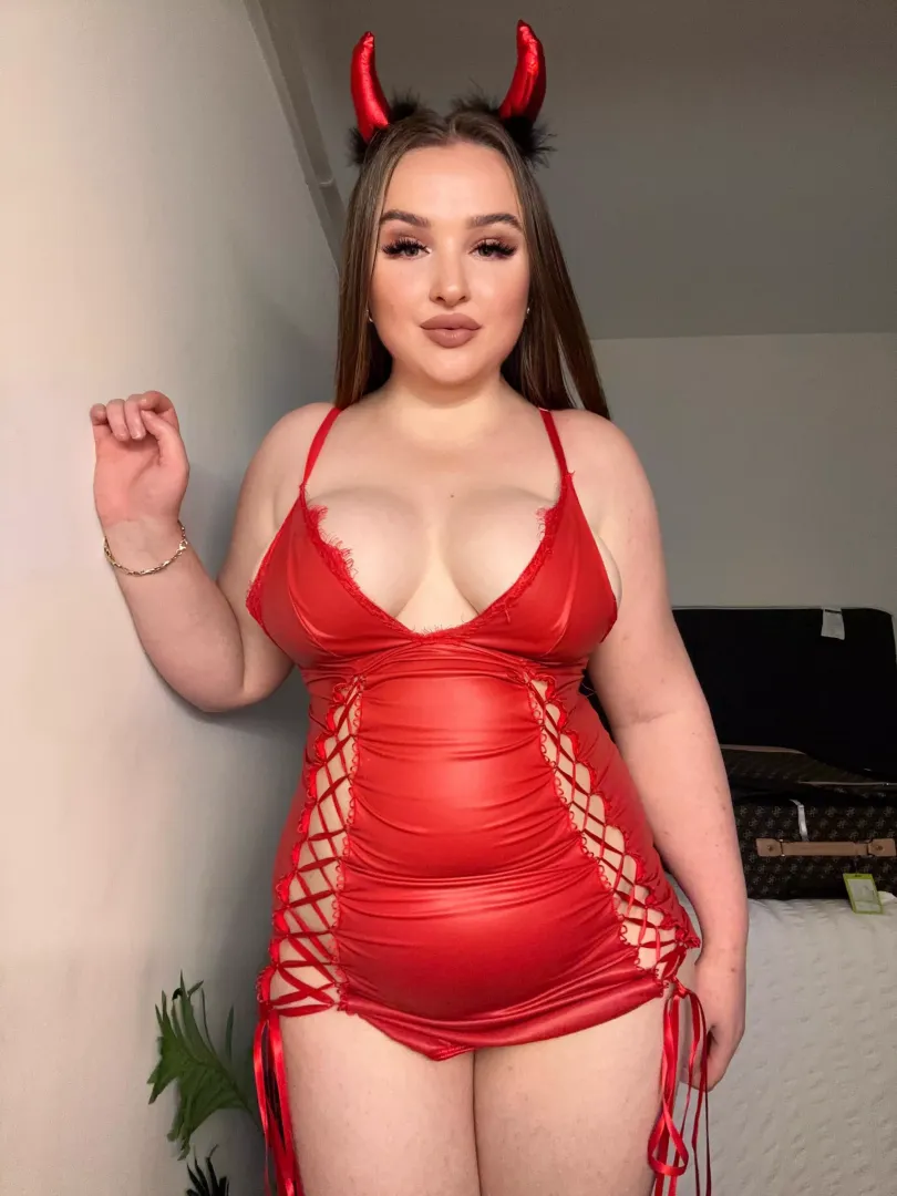 Stuffed myself so much at the Halloween party my dress is starting to come undone