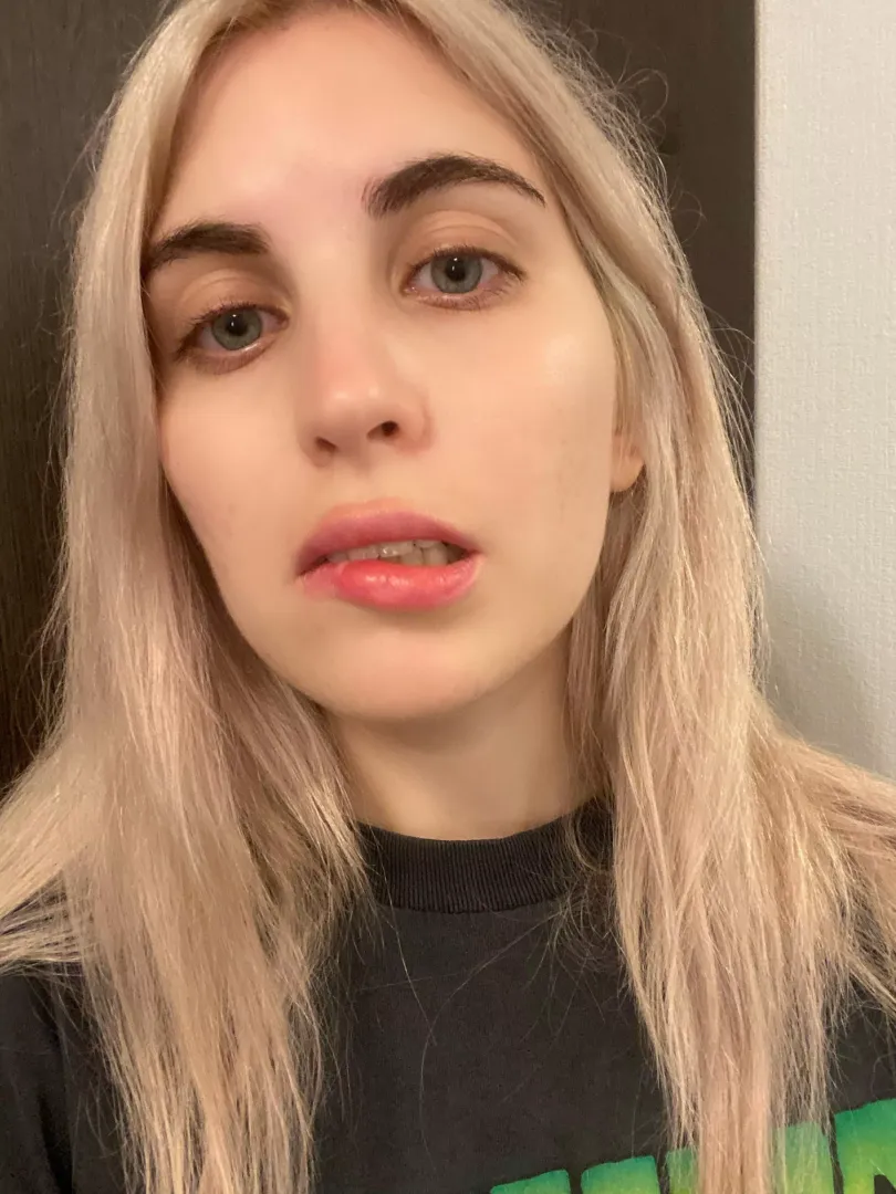 Subscribe to my cb page and see u later on my stream