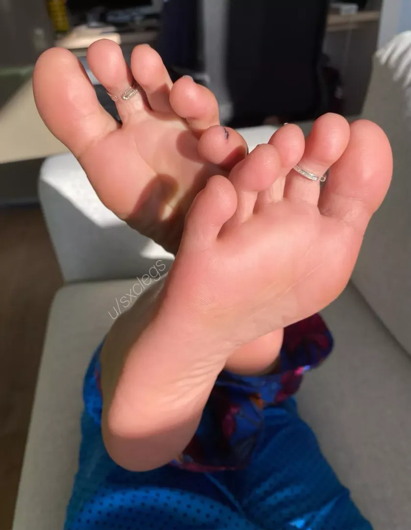 Sun kissed soles!