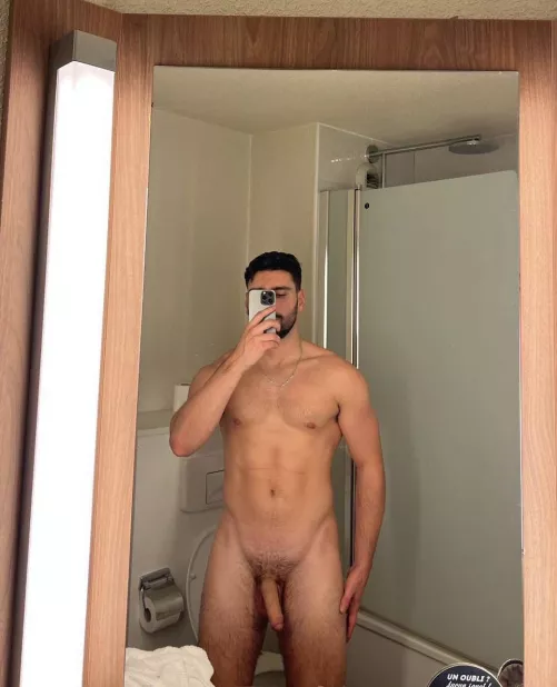 Sundays are for taking nudes