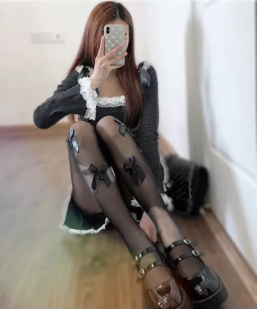 Sunny day for tights ☀️