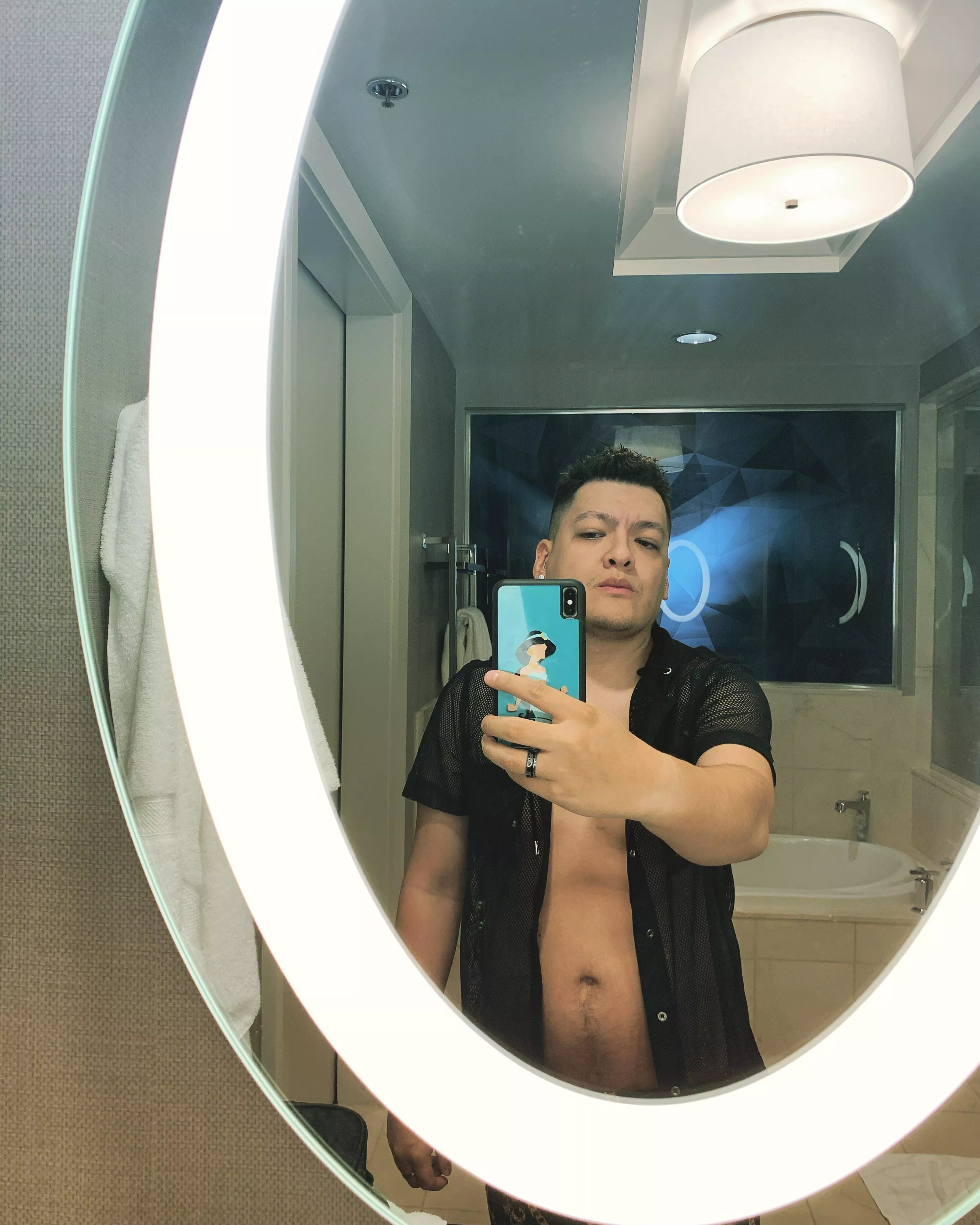 Super bored….need new chat/gainer friends!! Say hey if ya like or message me! 🥰🤗👋🏼