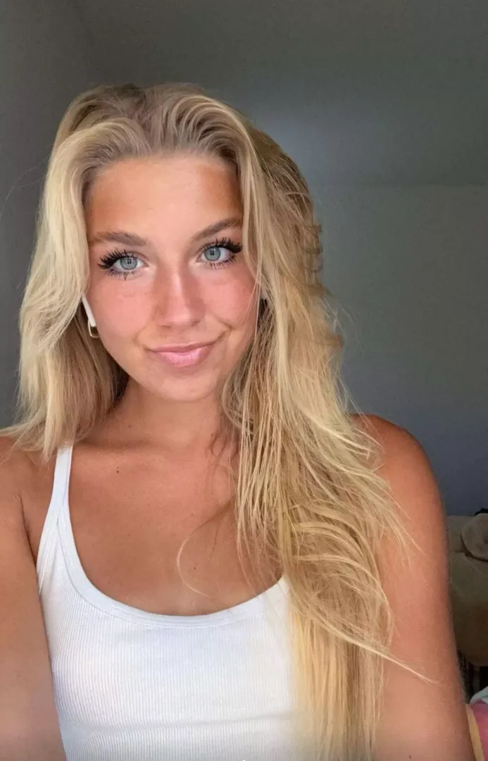 Super sexy blonde