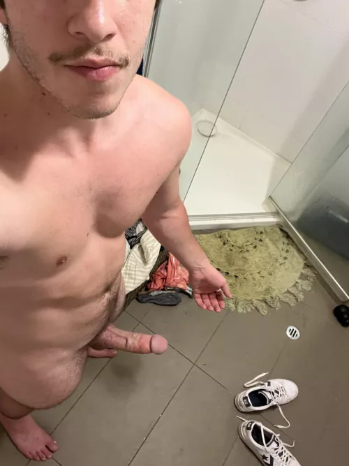 Sweaty af after my run 🥵 would you still suck it?