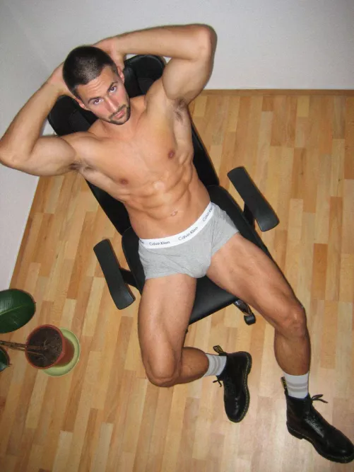 Sweaty armpits are perfect to sniff