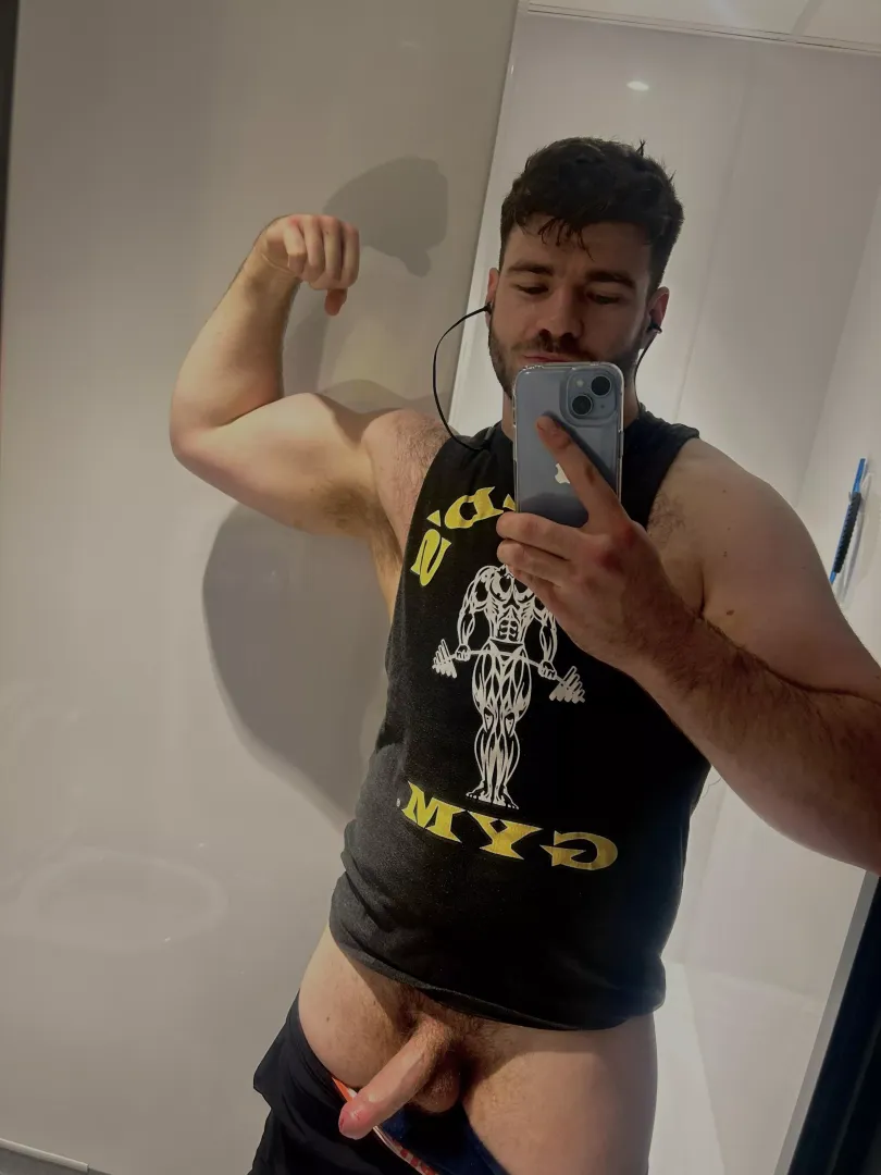 Sweaty gym sesh 🥵
