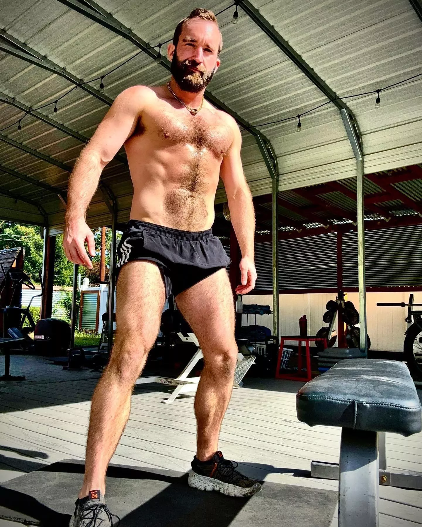 sweaty hairy muscles ☀️