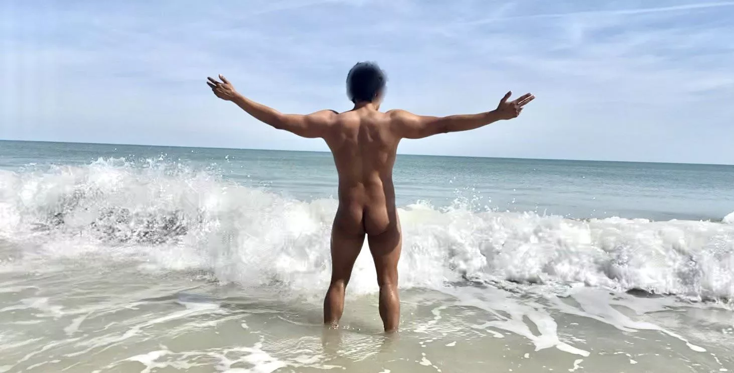 Swimming is best in the nude