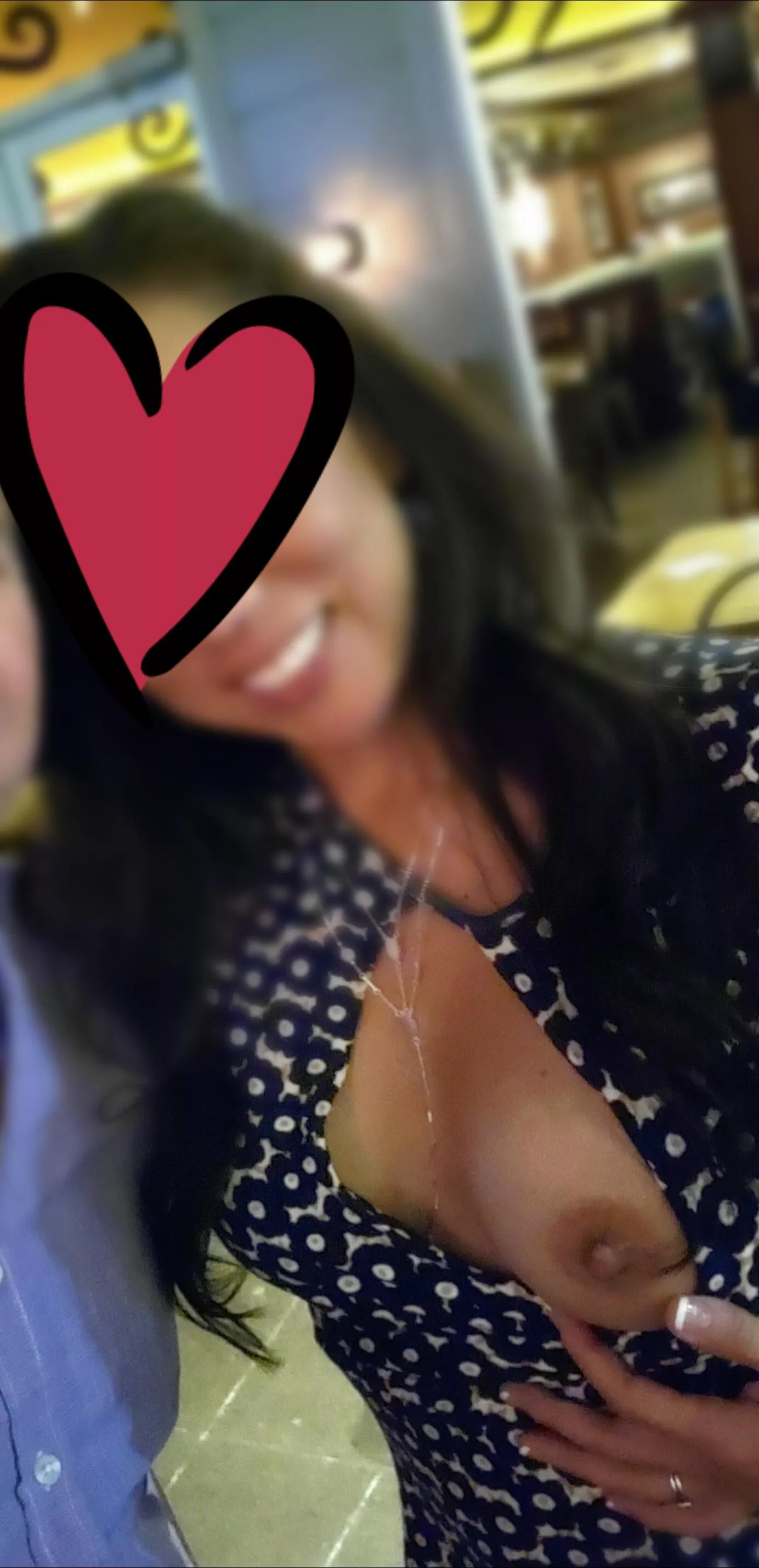 take a peek in public..😎..sa