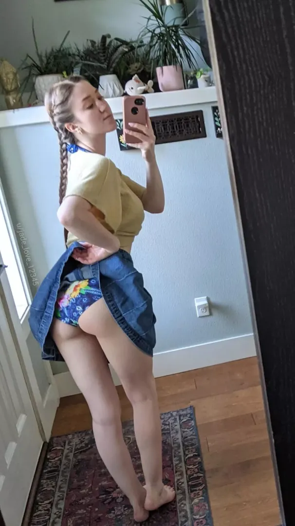 Take a peek under my skirt 