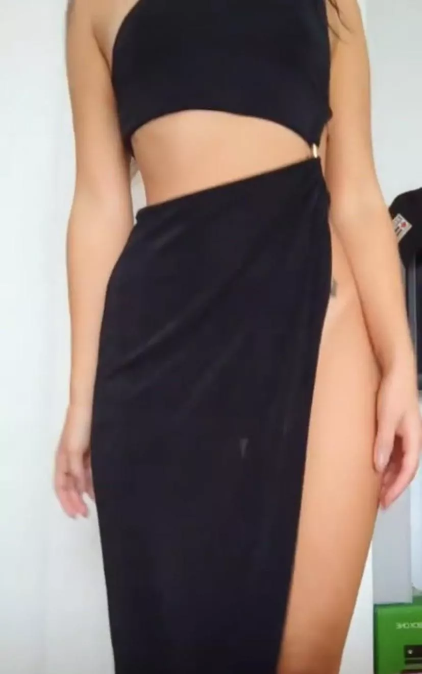 Take me to dinner and I’ll suck you off under the table